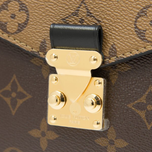 Louis Vuitton M44876