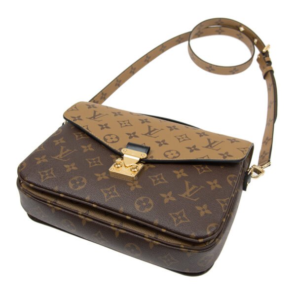 Louis Vuitton M44876